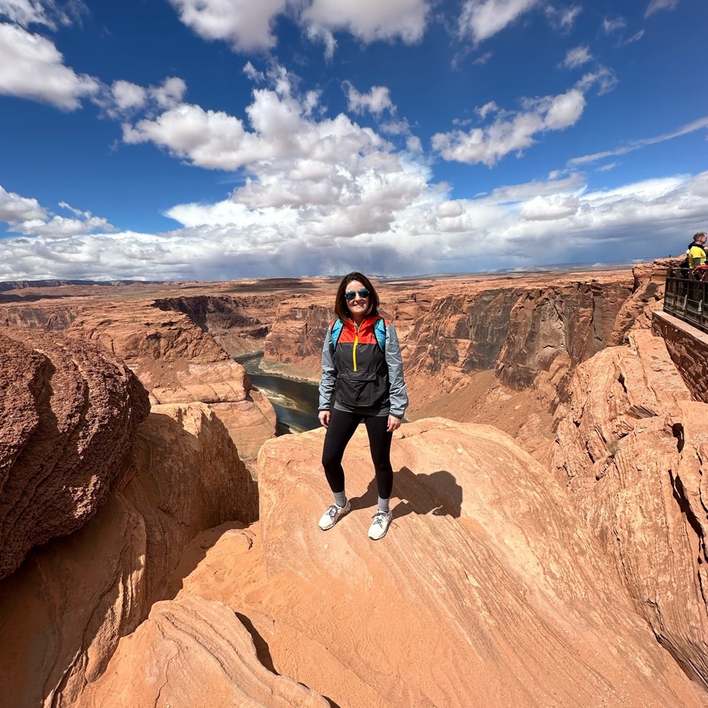 Meet your Posher, D. Thomas